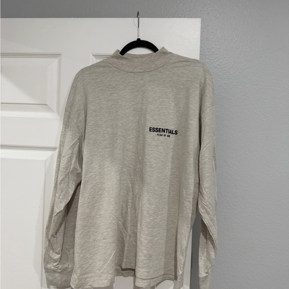 Essentials Light Gray Pullover (lightweight) - Picture 4 of 7